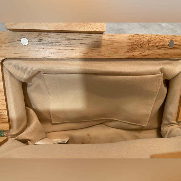 Francesca’s Florence Pleated Wood Frame Clutch Interior Pocket - Picture 5 of 12